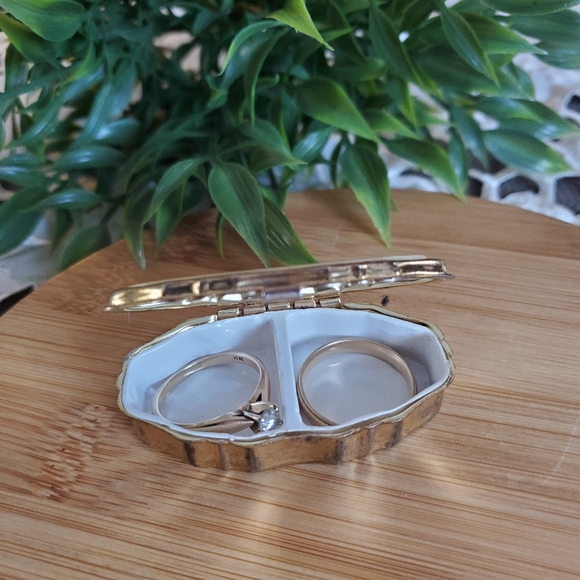 VINTAGE | Pill Box Gold & Red - Picture 6 of 7